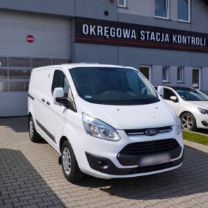 Ford Transit Custom dostępny w wypożyczalni samochodów w Kętach