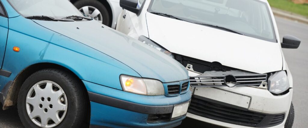 samochody uszkodzone w niegroźnej stłuczce