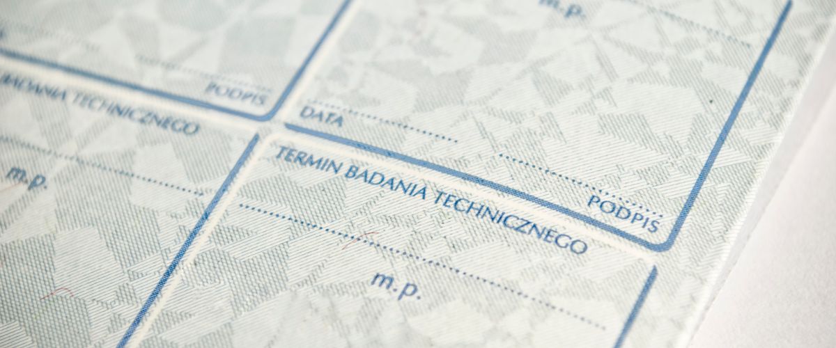 dowód rejestracyjny dokumentujący pozytywne przejście badań technicznych 