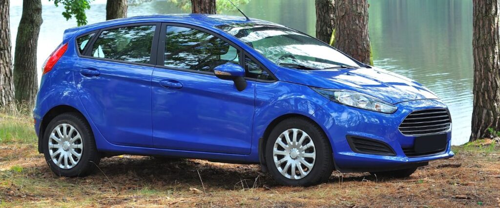 ford fiesta mk7 jako jedno z najlepszych aut miejskich do 20 tys. zł