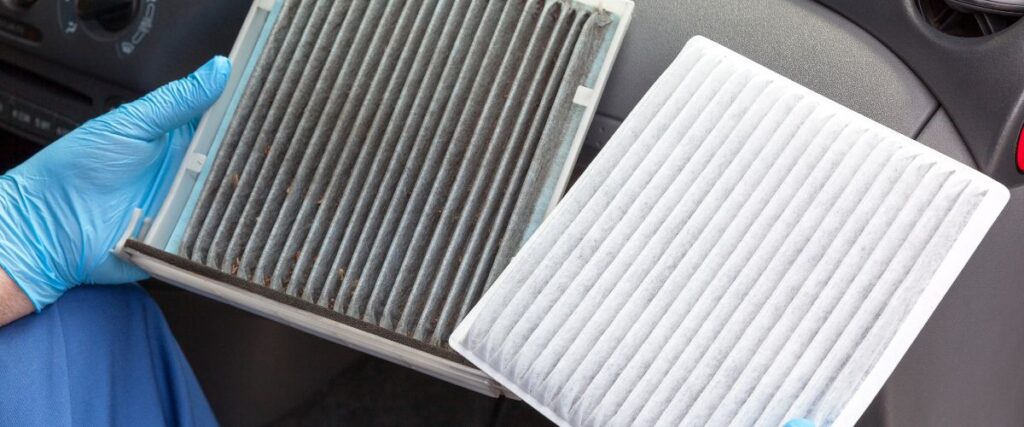 dwa filtry kabinowe - jeden zużyty, drugi nowy