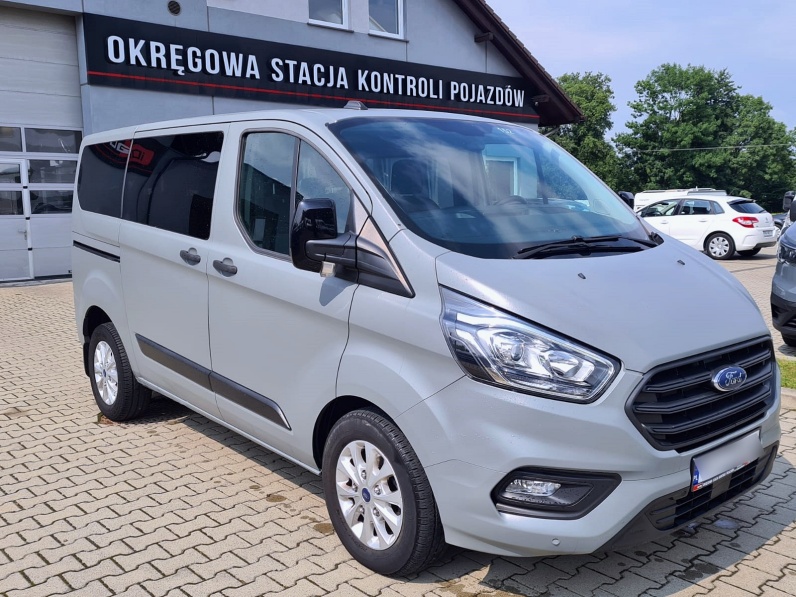 Renault Trafic - bus 9-osobowy na wynajem w Bielsku, Kętach i Oświęcimiu